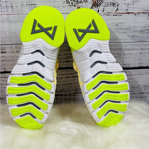 New Women’s Nike Free Metcon 5 athletic shoes - Picture 6 of 10